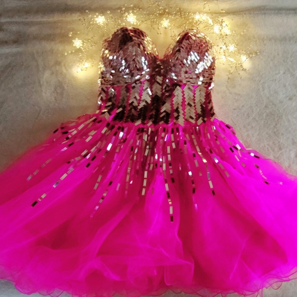 New fun and unique flawless fuchsia dress size 8 - Picture 6 of 7